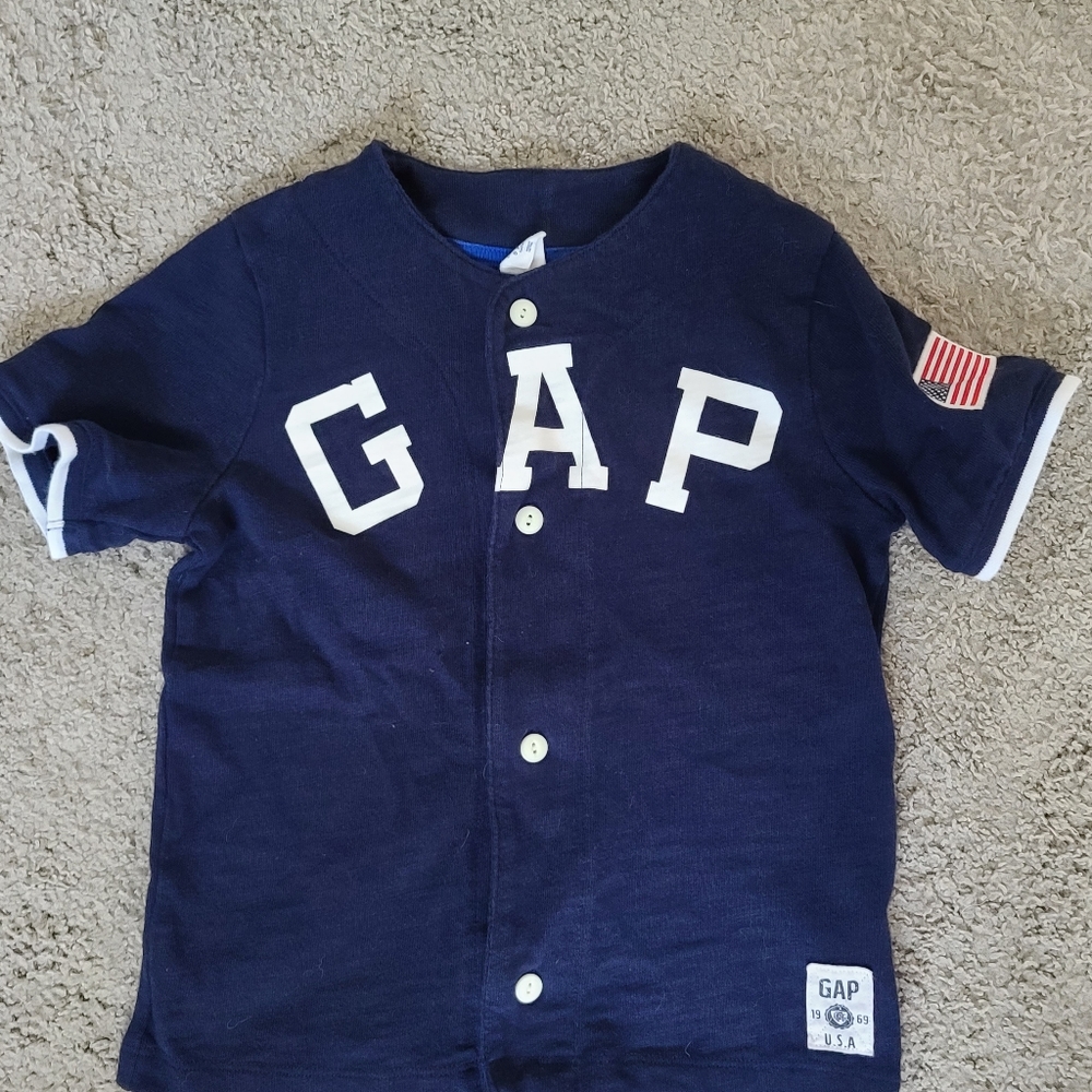 EUC Gap baseball jersey size 5